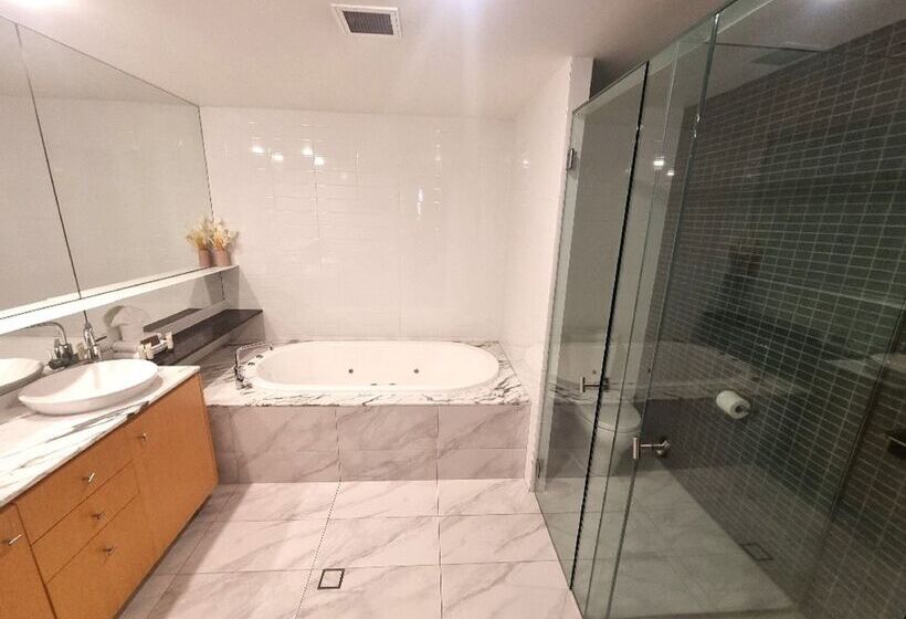דירת 3 חדרי שינה עם נוף לבריכה, Aria Apartments