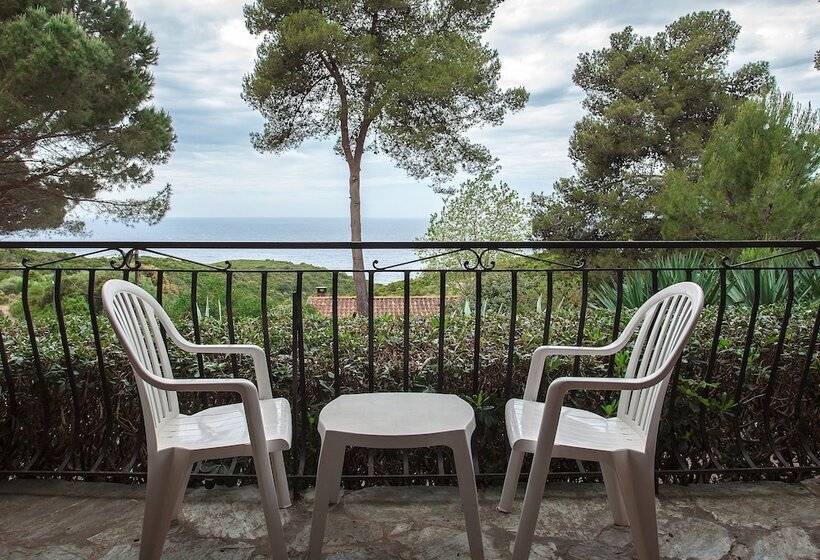 Четырехместный Номер Стандарт Вид на Море, Auberge Ferayola