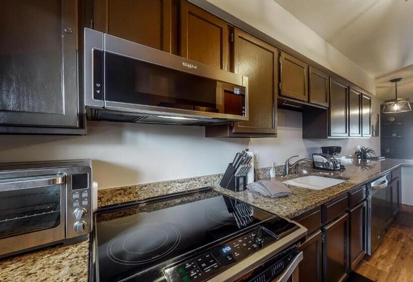 Апартаменты 2 Спальни, Breckenridge Ski Hideaway