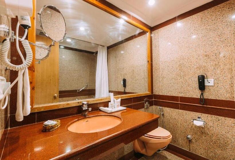 발코니가 있는 프리미엄 룸, Willow Banks   Boutique 4 Star Hotel On The Mall Road Shimla