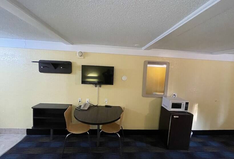 Номер Стандарт 2 Двуспальные Кровати, Travelodge By Wyndham Benton Harbor Mi
