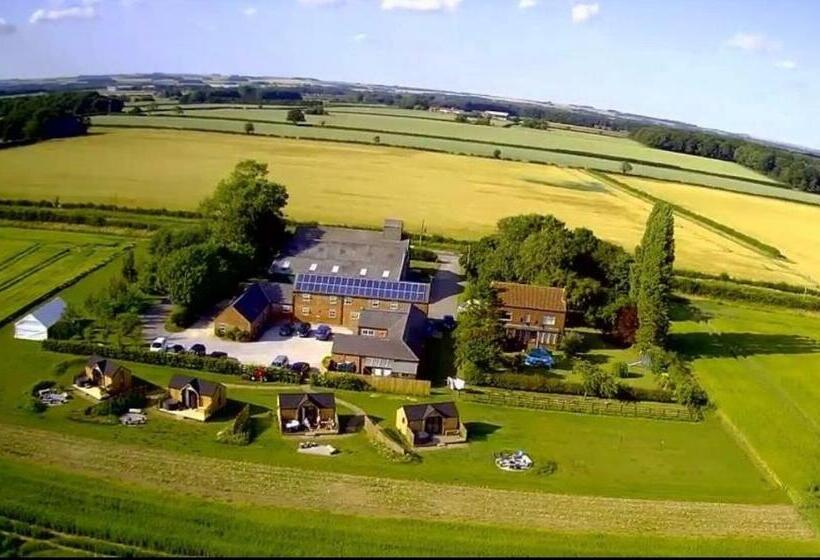 Standard room with outdoor bath, Wold Escapes, Highfield Farm