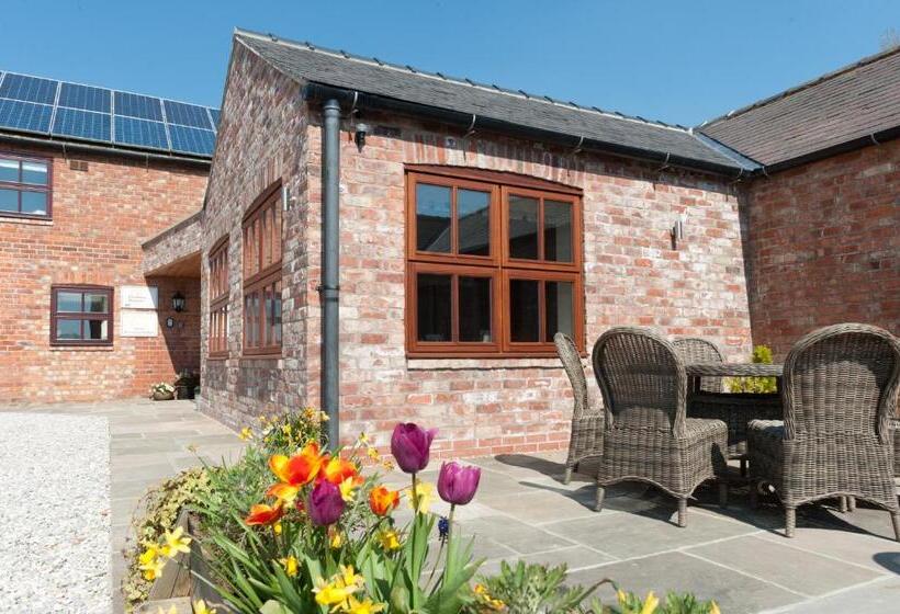 Standard room with outdoor bath, Wold Escapes, Highfield Farm