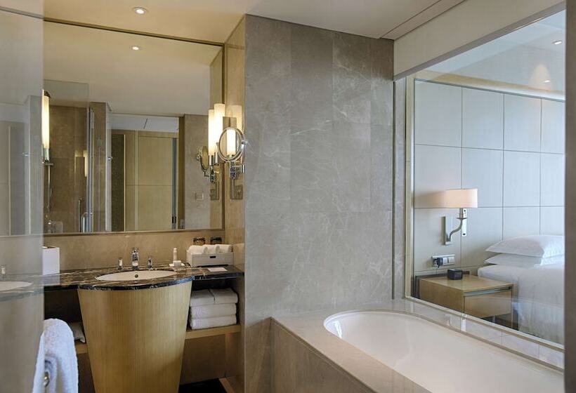 Люкс Кровать Кинг, Doubletree By Hilton Hotel Xiamen   Wuyuan Bay
