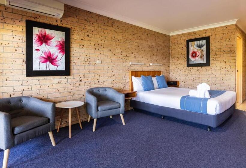 Номер Стандарт с Балконом, Midlands Motel