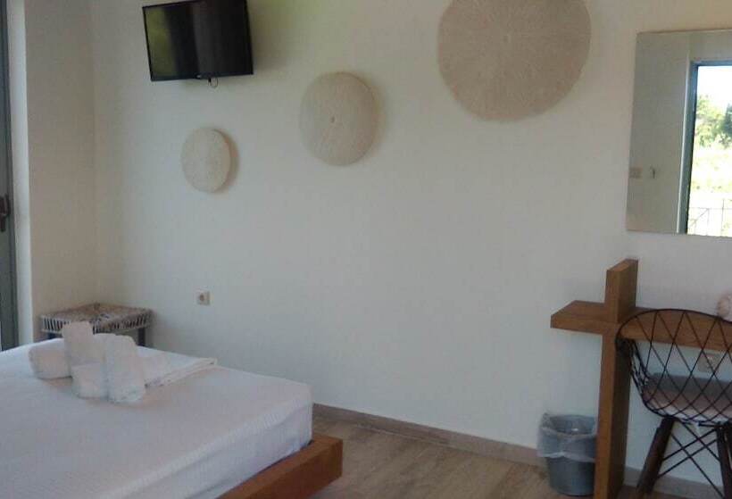 Полулюкс Вид на Бассейн, Villa Olga Lounge