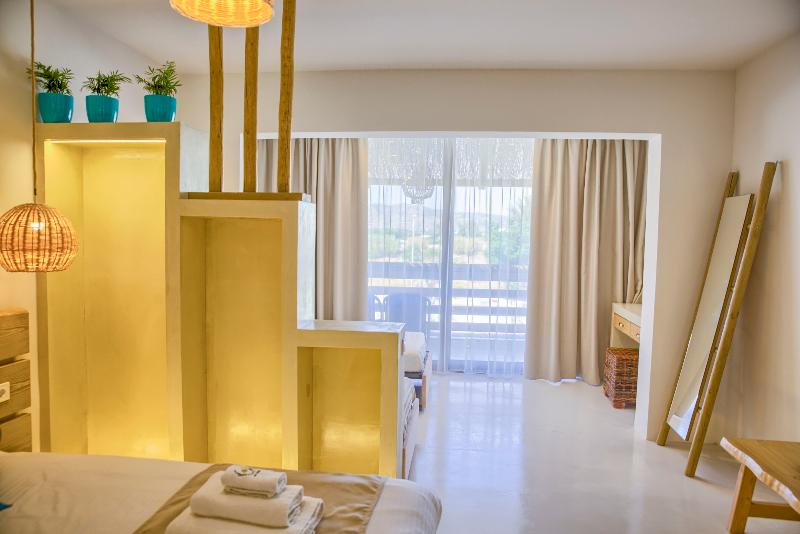 جناح جونيور مزوَّد بحمام سباحة, Alia Luxury Suites And Spa