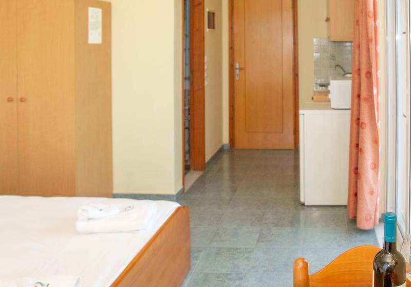 스탠다드 스튜디오, Alia Luxury Suites And Spa