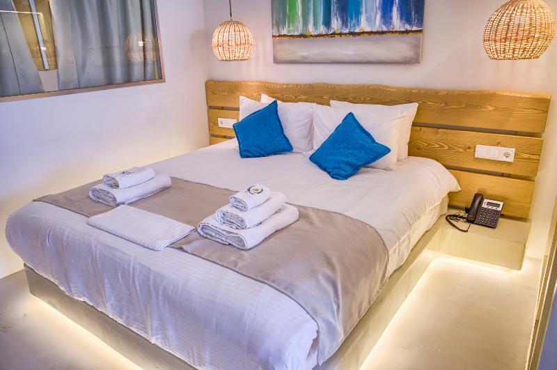 جناح جونيور مزوَّد بحمام سباحة, Alia Luxury Suites And Spa