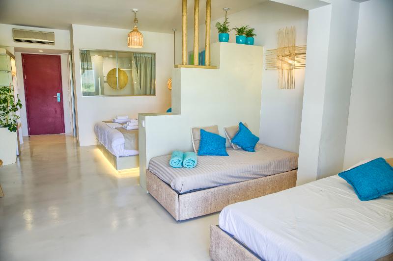 جناح جونيور مزوَّد بحمام سباحة, Alia Luxury Suites And Spa