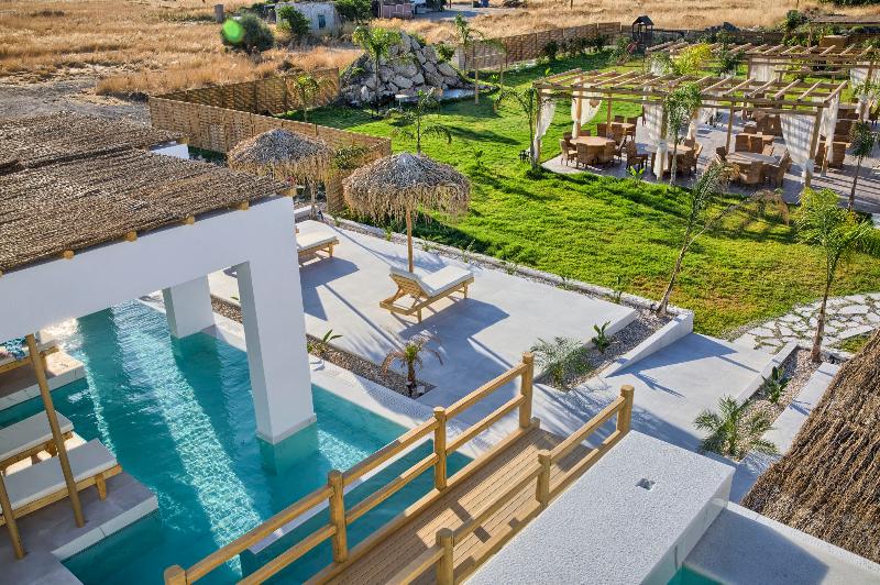 جناح مزود بحمام سباحة, Alia Luxury Suites And Spa