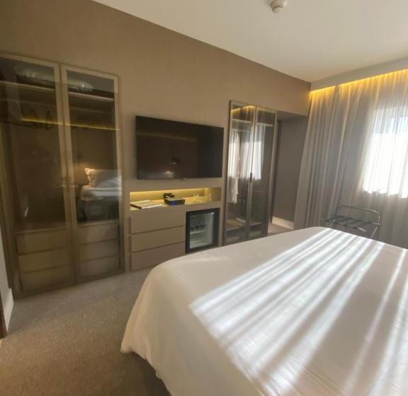 스위트 킹사이즈 침대, Golden Tulip Sao Jose Dos Campos