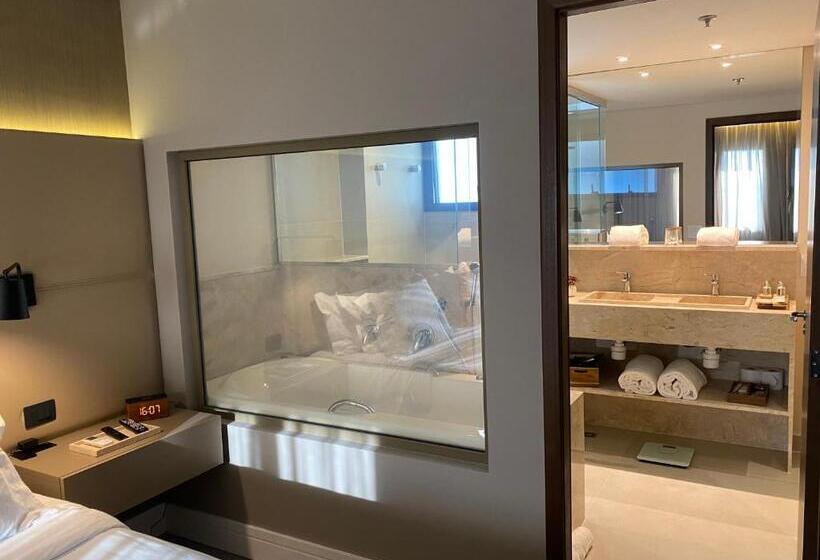스위트 킹사이즈 침대, Golden Tulip Sao Jose Dos Campos