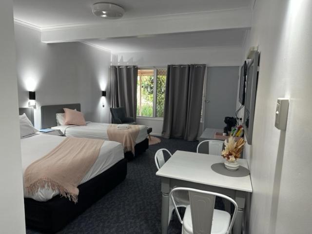 디럭스 트리플 룸, Toowoomba Motel & Events Centre