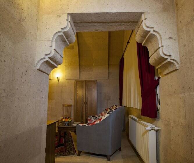 수피리어 룸, Magic Cave House
