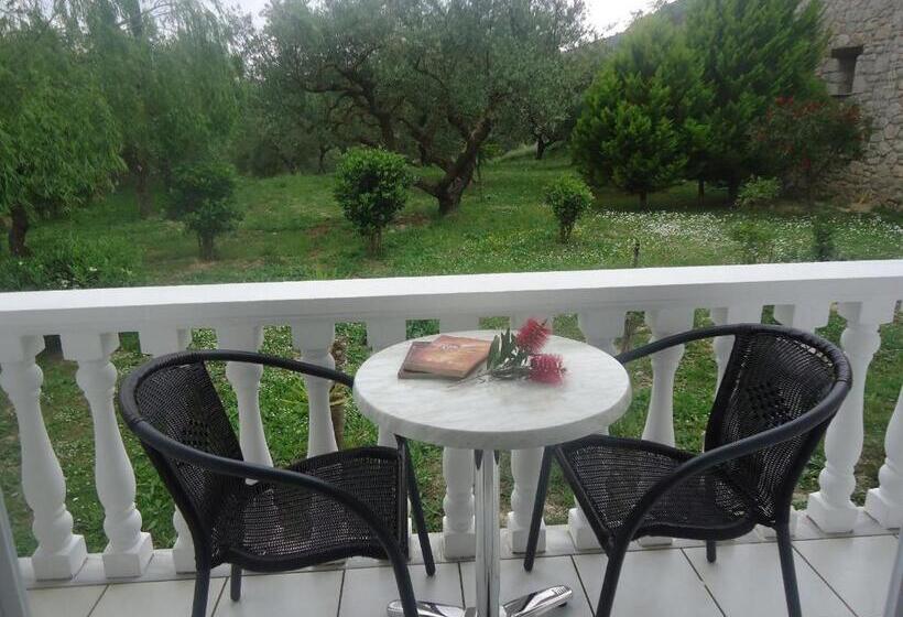 استودیوی استاندارد, Valentino Villas & Apartments