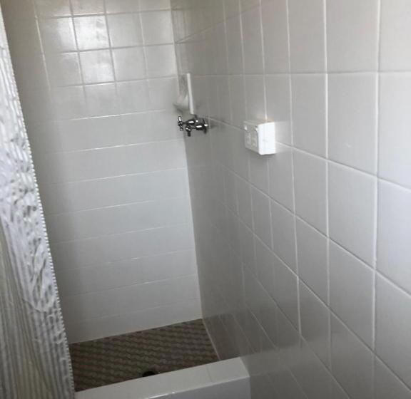 스탠다드 트리플 룸, Inverell Motel