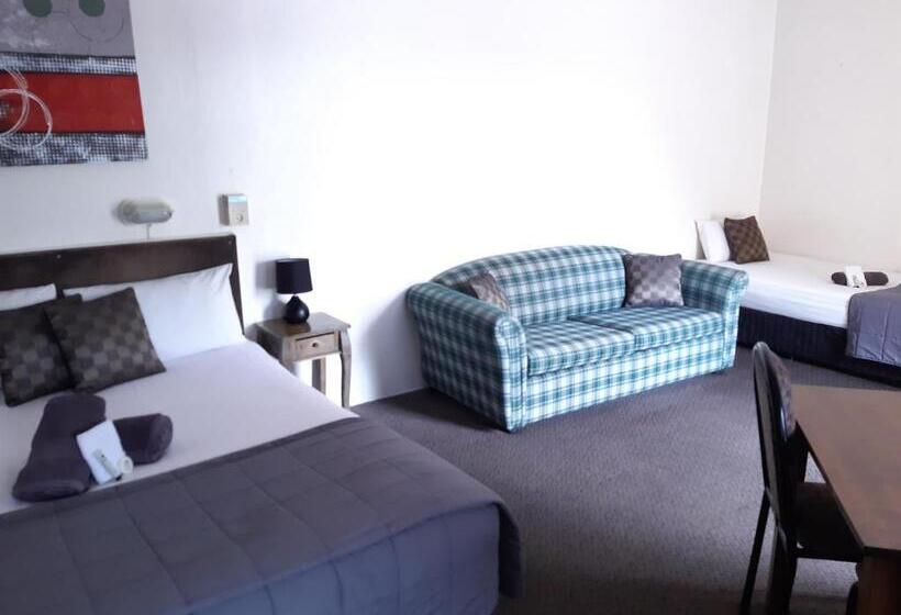 패밀리 룸, Inverell Motel
