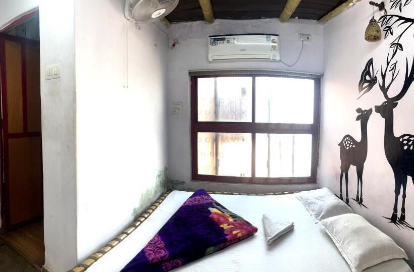 חדר סטנדרט נוף לאגם, Shri Guest House