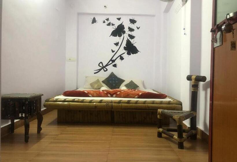 חדר סטנדרט חדר אמבטיה משותף, Shri Guest House