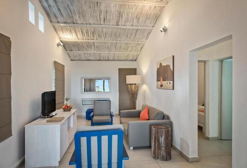 بانگلوی استاندارد, Astroea Beach