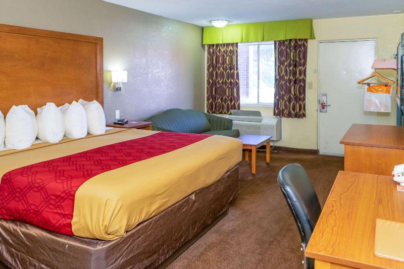 キングサイズベッドのスタンダードルーム, Econo Lodge Weldon  Roanoke Rapids