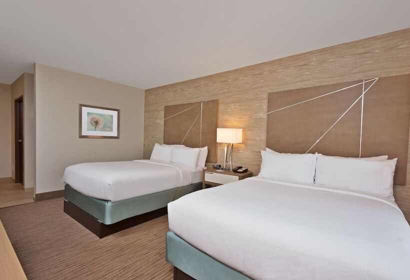 Номер Стандарт Адаптированный для Инвалидов, Holiday Inn Express & Suites New Cumberland, An Ihg