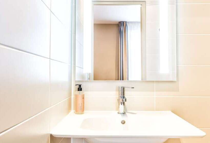 Номер Классический Вид на Город, Paris D Issy Hôtel Porte De Versailles