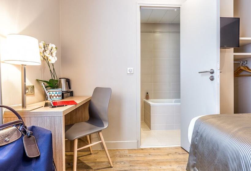 Номер Superior Вид на Город, Paris D Issy Hôtel Porte De Versailles