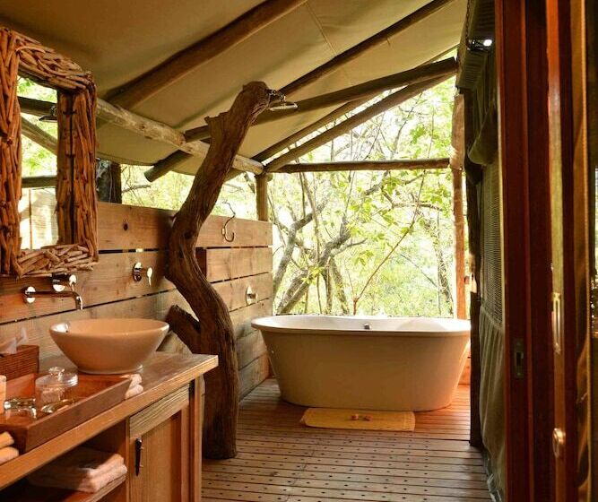 چادر با خدمات رفاهی لوکس, Summerfields Rose Retreat And Spa