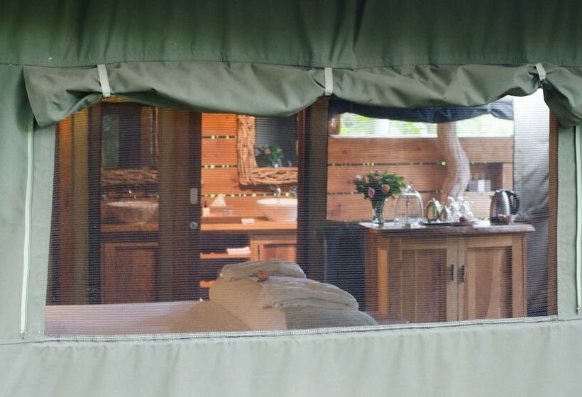 چادر با خدمات رفاهی لوکس, Summerfields Rose Retreat And Spa