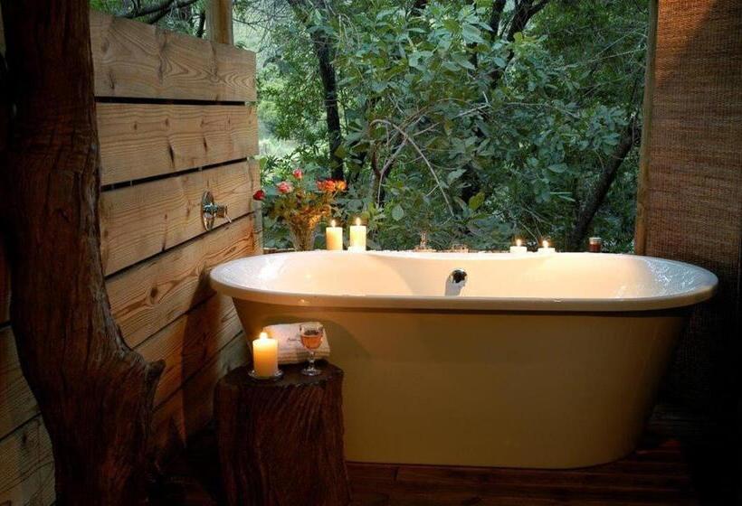 چادر با خدمات رفاهی لوکس, Summerfields Rose Retreat And Spa