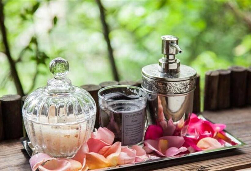 چادر با خدمات رفاهی لوکس, Summerfields Rose Retreat And Spa