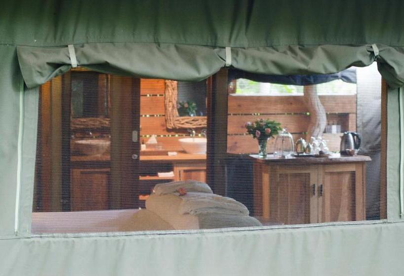 چادر با خدمات رفاهی لوکس, Summerfields Rose Retreat And Spa