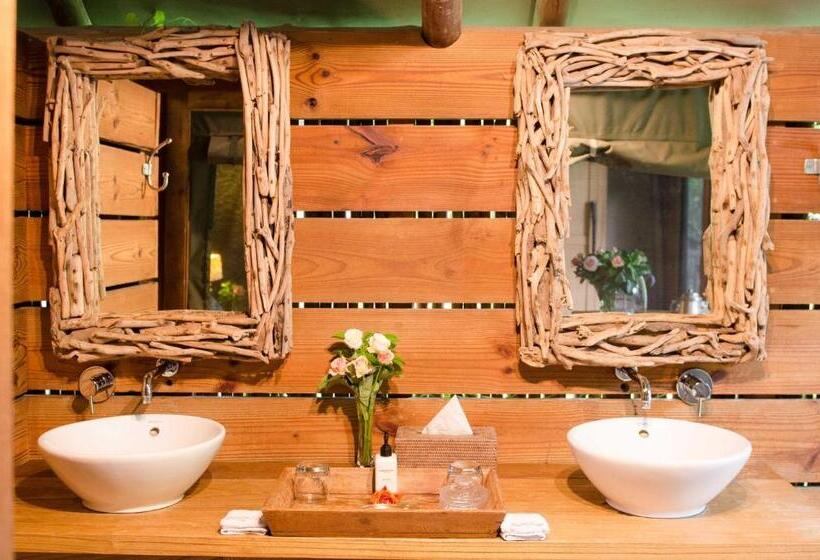 چادر با خدمات رفاهی لوکس, Summerfields Rose Retreat And Spa