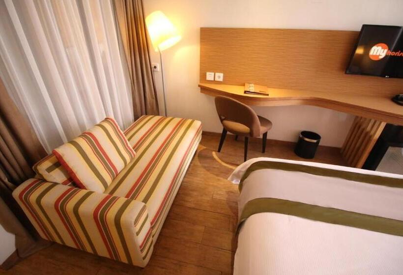 اتاق لوکس با تخت بزرگ, Liberta Hotel Jimbaran