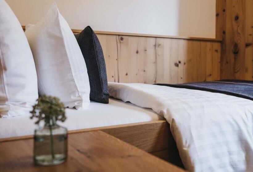 اتاق استاندارد یک نفره, Ferienhotel Pass Thurn