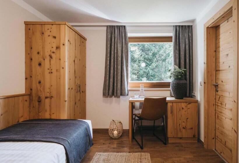 اتاق استاندارد یک نفره, Ferienhotel Pass Thurn