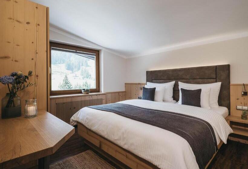 اتاق خانوادگی, Ferienhotel Pass Thurn