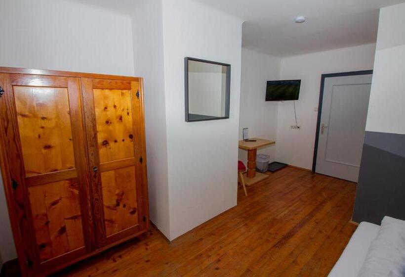 Quarto Estandar Individual, Gasthof Fair