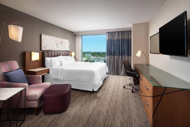חדר דחוקס עם מיטת קינג, The Westin Austin Downtown