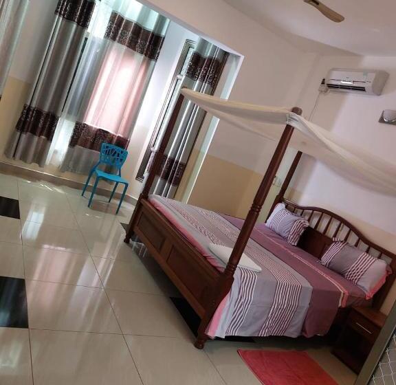 اتاق لوکس با تخت بزرگ, Ayodya Suites Nyali