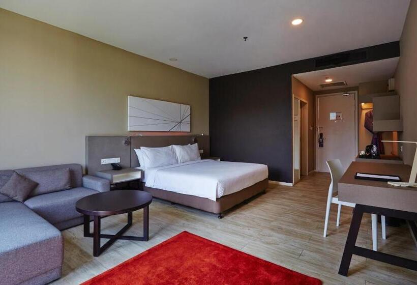 Номер Deluxe Кровать Кинг, Qliq Damansara