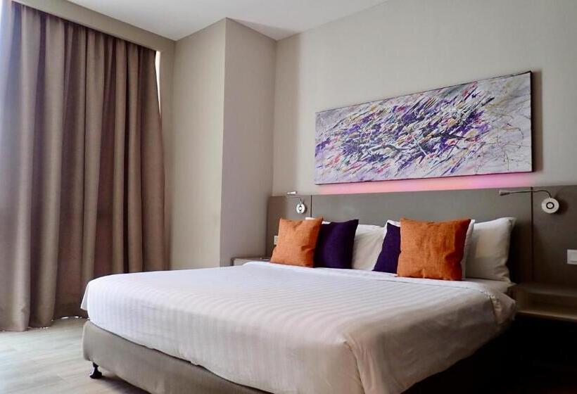 Номер Superior Кровать Кинг, Qliq Damansara