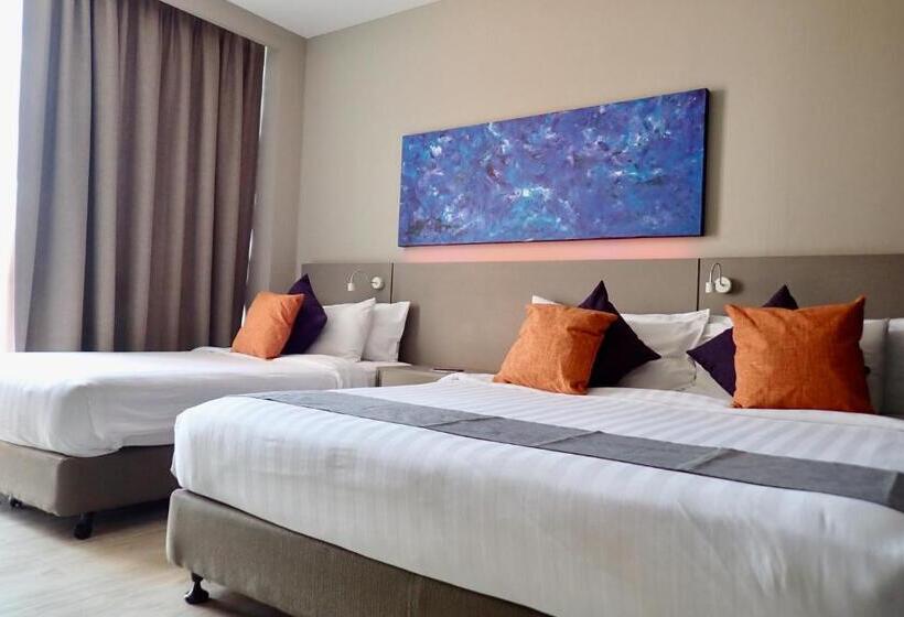 Трехместный Номер Superior, Qliq Damansara