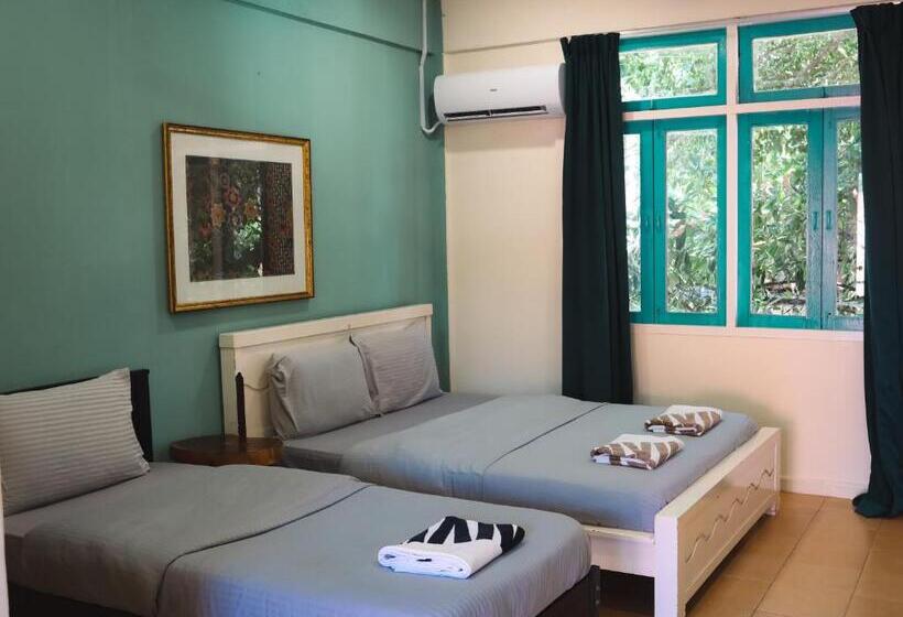 اتاق لوکس خانوادگی, Papaya Resort