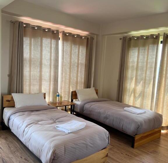اتاق لوکس, Sunshine Hotel Bandipur