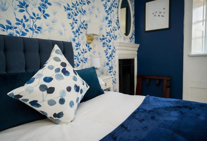 Номер Стандарт, Findon Manor