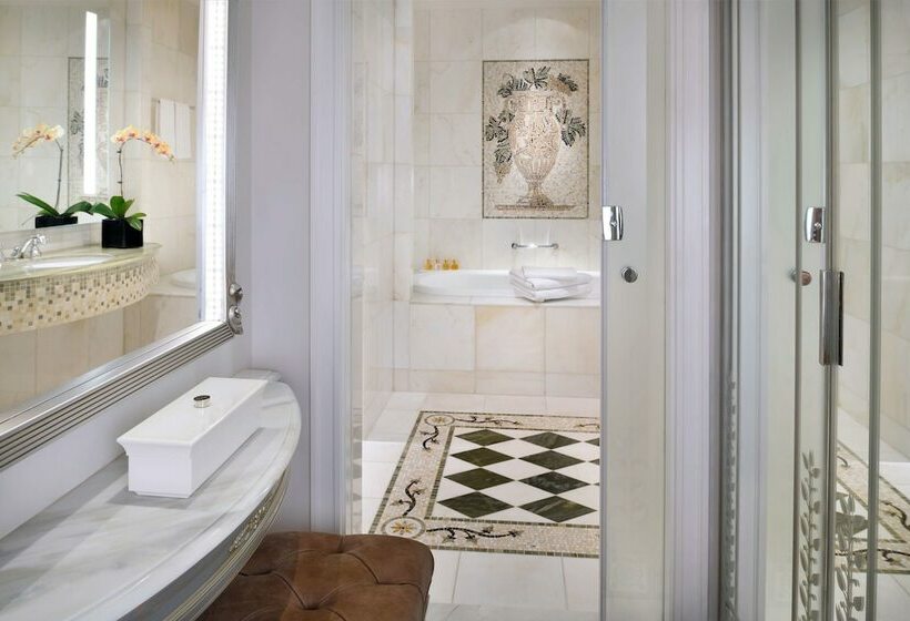 Номер Deluxe Вид на Город, Palazzo Versace Dubai