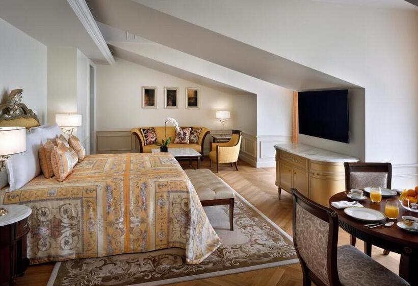 Номер Superior Вид на Реку, Palazzo Versace Dubai
